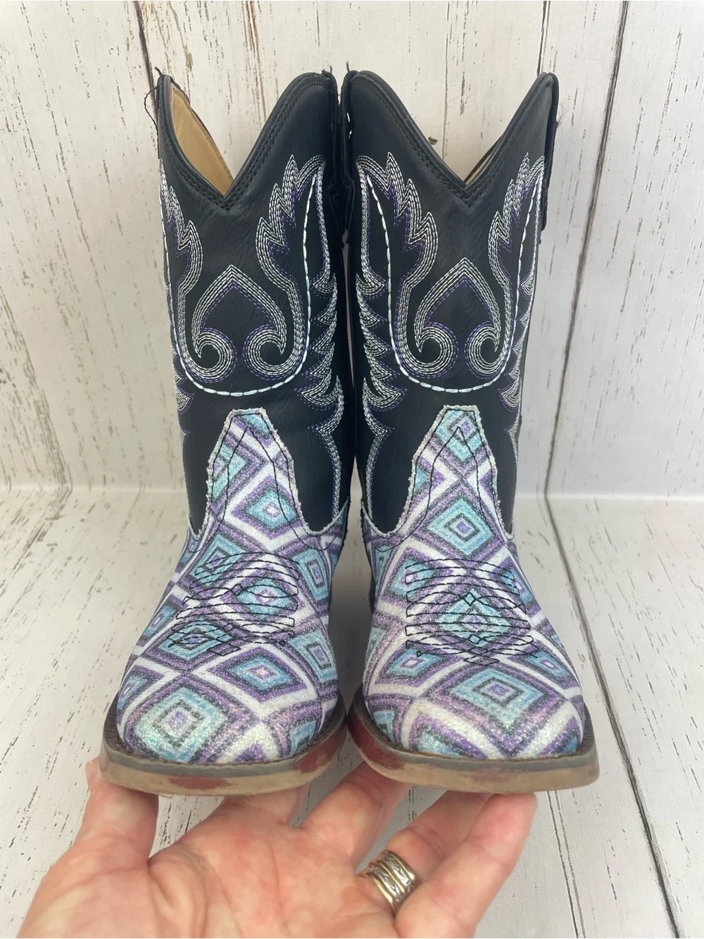 Roper girl’s glitter